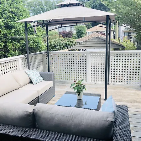The Sunshine House-Free Parking-2