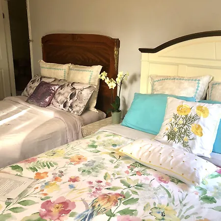 The Sunshine House-Free Parking-3