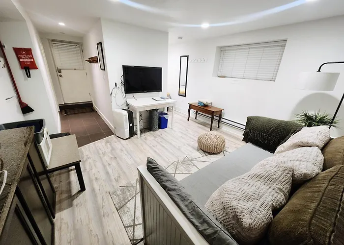 Small Private Studio At Kitsilano Beach
