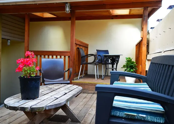 Vacation rental: Vancouver Hideaway Guesthouse